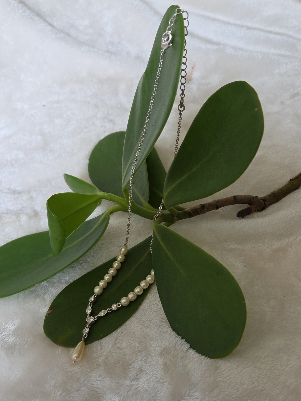 Art Deco Style Pearl Drop Necklace. Bridal Accessory. NWT.